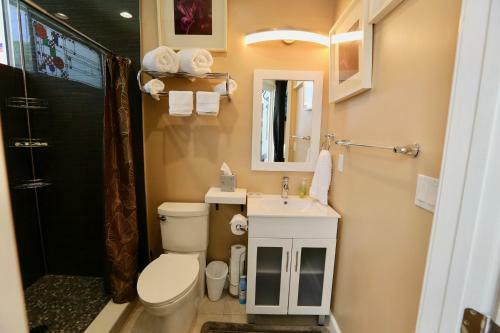 Bed & Breakfast Fantasy Island Inn, Caters To Men