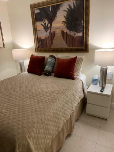 Bed & Breakfast Fantasy Island Inn, Caters To Men