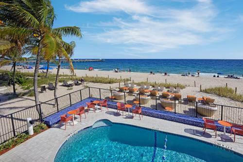 Hotel Ocean Treasure Beachside Suites