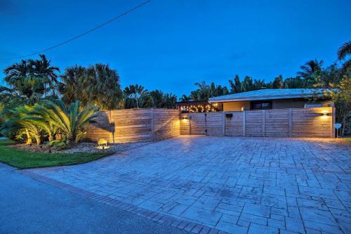 Updated And Private Oakland Park Home About 2 Mi To Beach