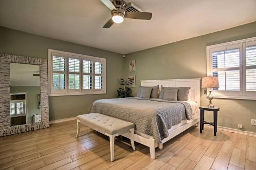 Updated And Private Oakland Park Home About 2 Mi To Beach