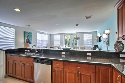 Lauderdale-by-the-sea Home - Walk To Beach!