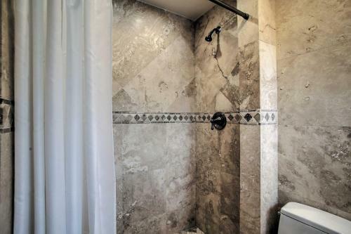 Ground-level Wilton Manors Home With Outdoor Oasis!