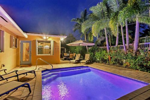 Modern Chic Home With Outdoor Oasis, 4 Mi To Beach!