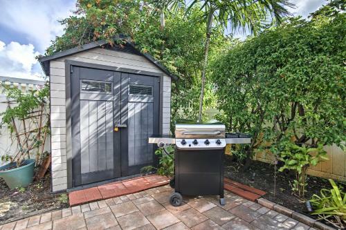 Modern Chic Home With Outdoor Oasis, 4 Mi To Beach!
