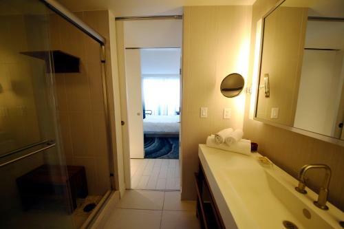 Privately Owned 2 Br Apartment In W Fort Lauderdale