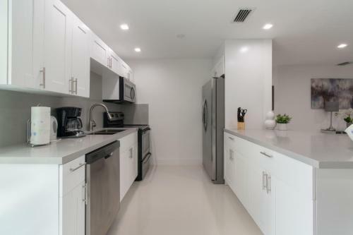 Dania Beach Beauty 3br With Hot Tub