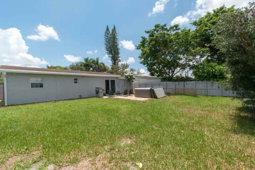 Dania Beach Beauty 3br With Hot Tub