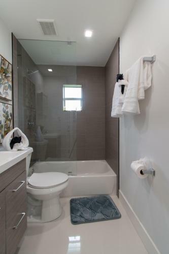 Dania Beach Beauty 3br With Hot Tub