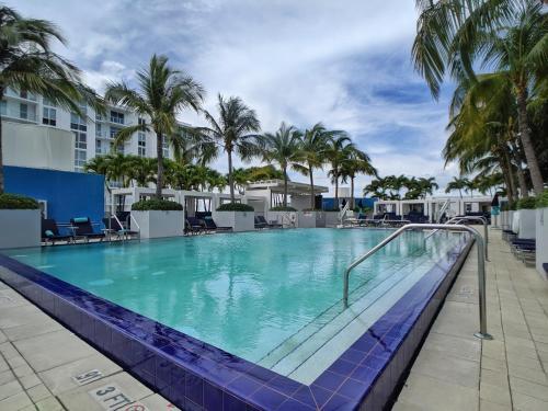 Modern Luxury Beach Hotel Large 2 Bedroom With Views 2208