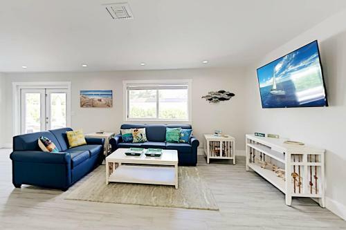 All-new Oasis - Private Pool & Outdoor Kitchen Home