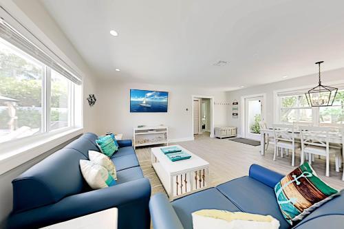 All-new Oasis - Private Pool & Outdoor Kitchen Home