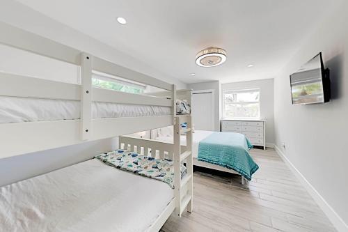 All-new Oasis - Private Pool & Outdoor Kitchen Home