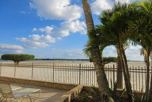 Apartamento Carlos Pointe 421 Condo
