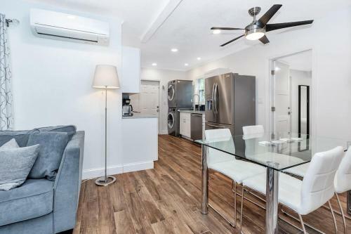 Relaxing Hideaway House- 1.5 Miles To Las Olas & Beach