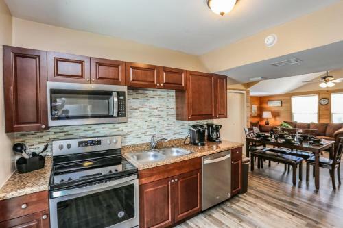 201 Delmar Mangrove Breeze B