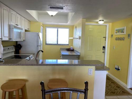 Carlos Pointe Beach Club By Coastal Vacation Properties