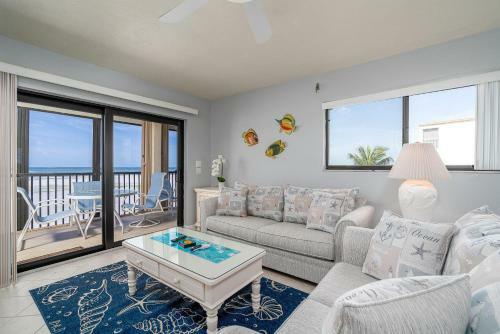 Carlos Pointe Beach Club By Coastal Vacation Properties