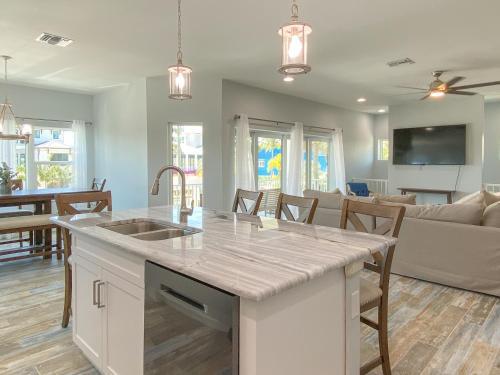 Beautiful New Construction Luxury Home, Close To The Beach!