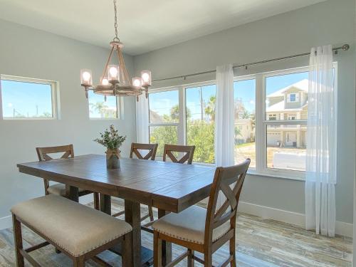Beautiful New Construction Luxury Home, Close To The Beach!
