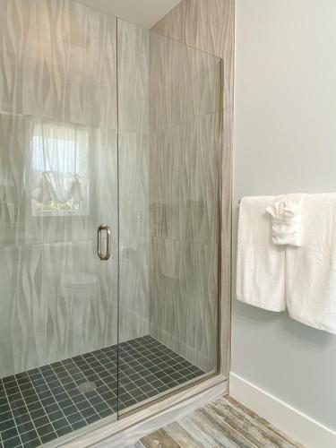 Beautiful New Construction Luxury Home, Close To The Beach!