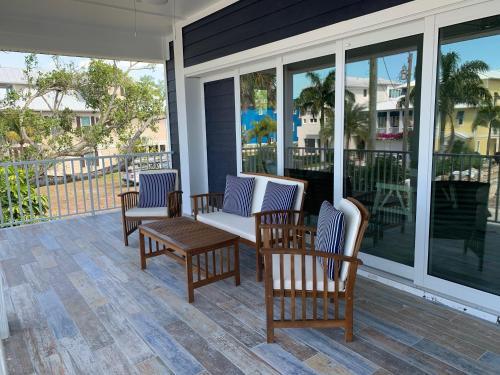 Beautiful New Construction Luxury Home, Close To The Beach!