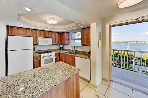 Apartamento Top-floor Beach Condo With Pools & Private Lanai Condo