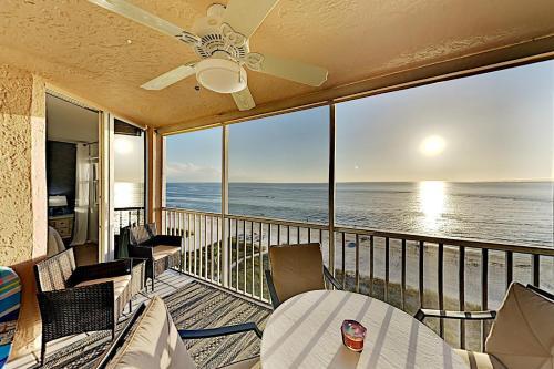 Apartamento Top-floor Beach Condo With Pools & Private Lanai Condo