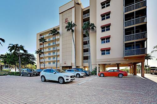 Apartamento Top-floor Beach Condo With Pools & Private Lanai Condo