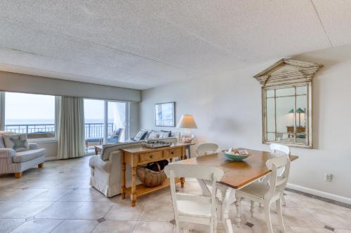 Island Echos 7th Floor Condos