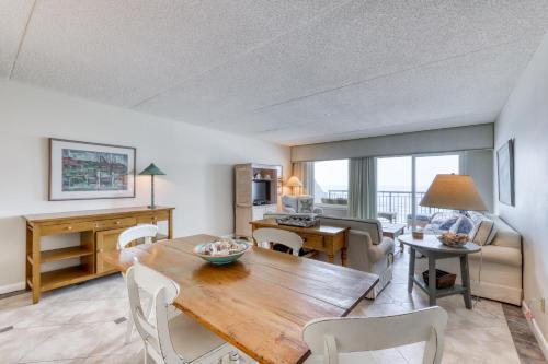 Island Echos 7th Floor Condos