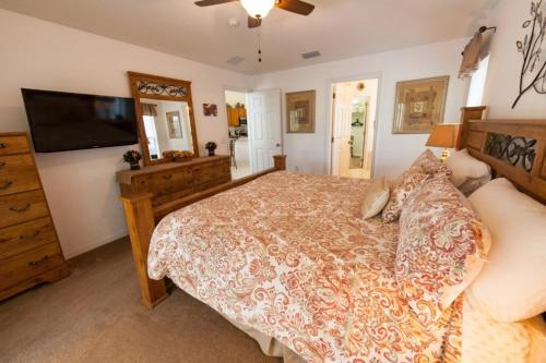 Gated Country Club Private Pool Home! Home
