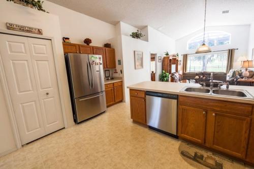 Gated Country Club Private Pool Home! Home