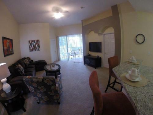 Fransicso's Calabay Parc At Tower Lakes Vacation Home