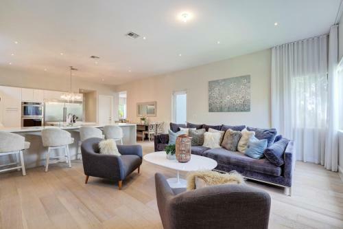 Villa Modern Luxurious Beach Retreat-5 Br With/pool