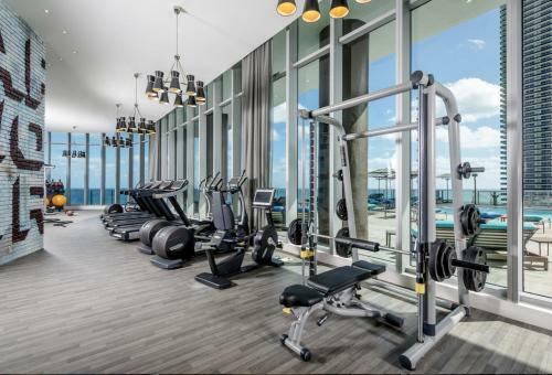 Apartamento Incredible And Spacious Two Bedroom Beach Front!