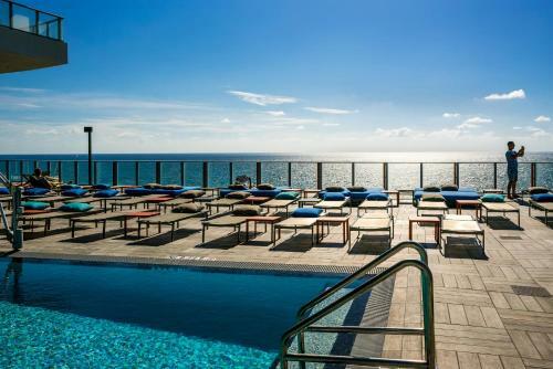 Apartamento Incredible And Spacious Two Bedroom Beach Front!