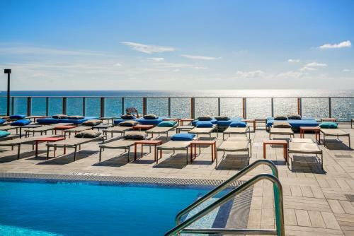 Apartamento Incredible And Spacious Two Bedroom Beach Front!