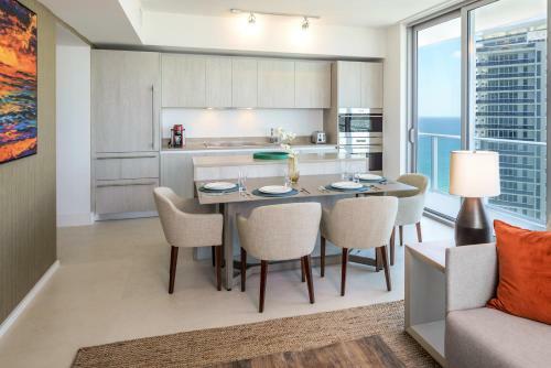 Apartamento Incredible And Spacious Two Bedroom Beach Front!