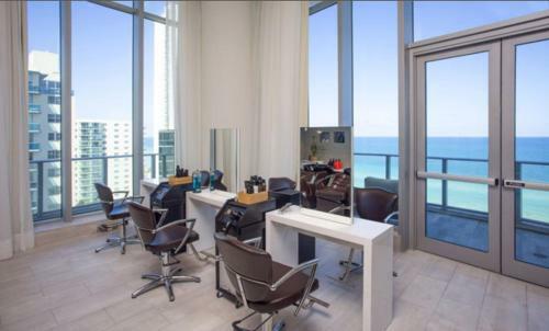 Apartamento Incredible And Spacious Two Bedroom Beach Front!