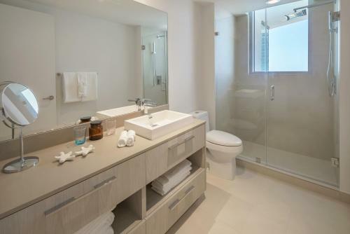 Apartamento Brand New Premium Two Bedroom Condo, Beach Side
