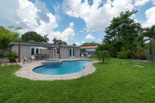 Private Pool 3br All New Modern Furniture