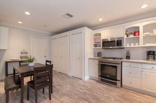 Private Pool 3br All New Modern Furniture