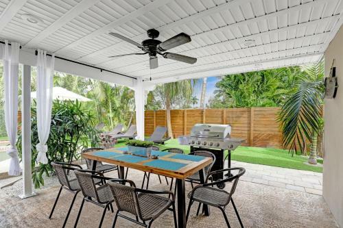 Trendy Renovated 4 Br Home W/ Heated Pool