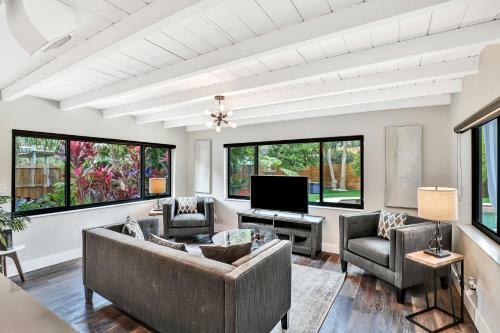 Trendy Renovated 4 Br Home W/ Heated Pool