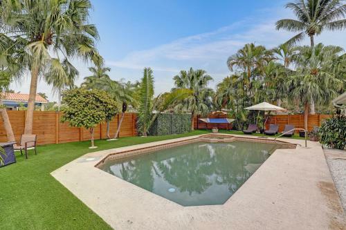 Trendy Renovated 4 Br Home W/ Heated Pool
