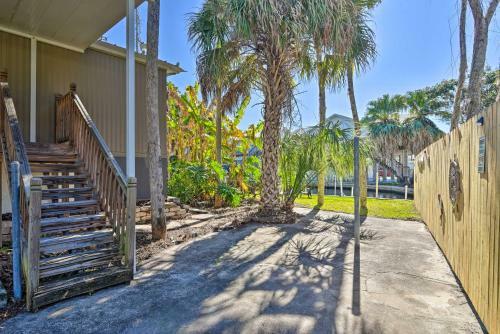 Cozy Riverfront Homosassa Cottage With Boat Slip