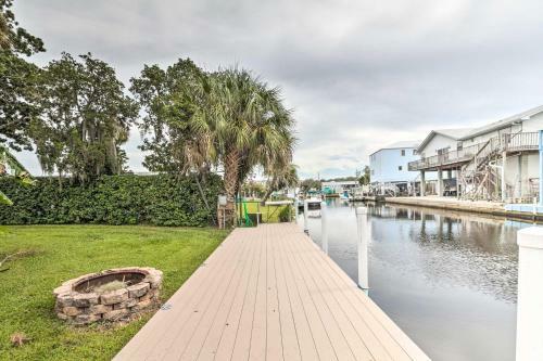 Cozy Riverfront Homosassa Cottage With Boat Slip