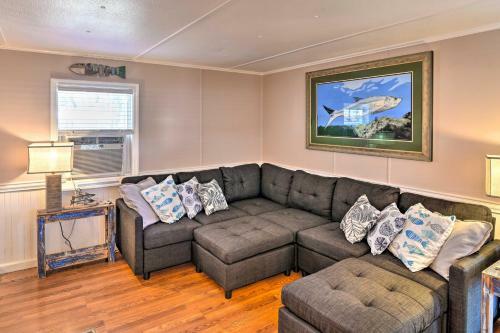 Cozy Riverfront Homosassa Cottage With Boat Slip