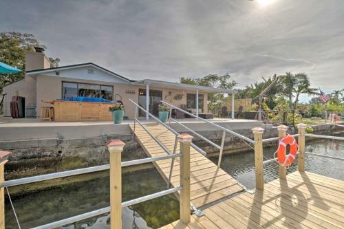 Canalfront Home With Dock And Access To Gulf Of Mexico